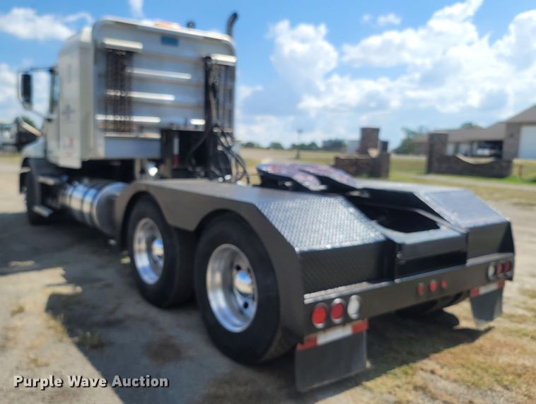 image for item LM9773 2014 Mack CXU613  semi truck