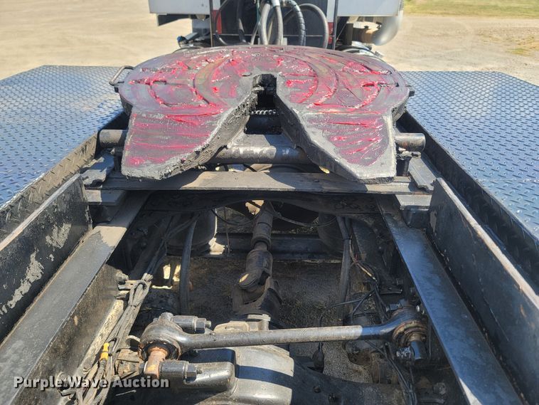 image for item LM9773 2014 Mack CXU613  semi truck