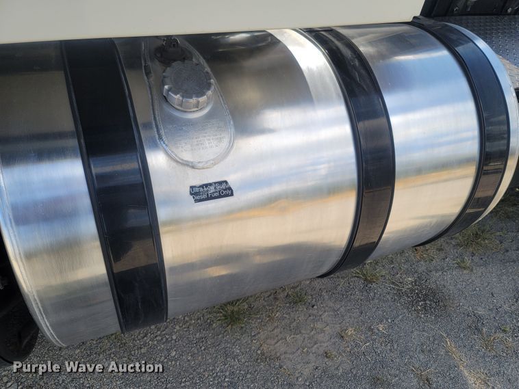 image for item LM9773 2014 Mack CXU613  semi truck