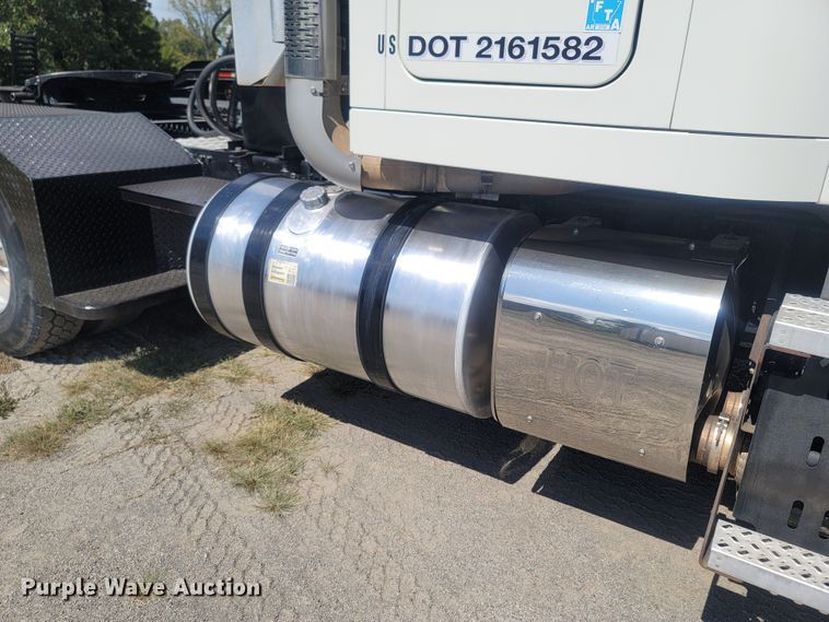 image for item LM9773 2014 Mack CXU613  semi truck