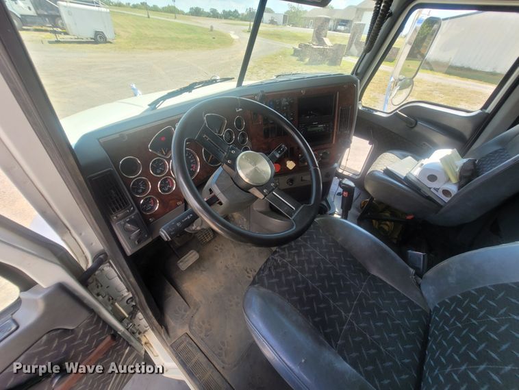 image for item LM9773 2014 Mack CXU613  semi truck