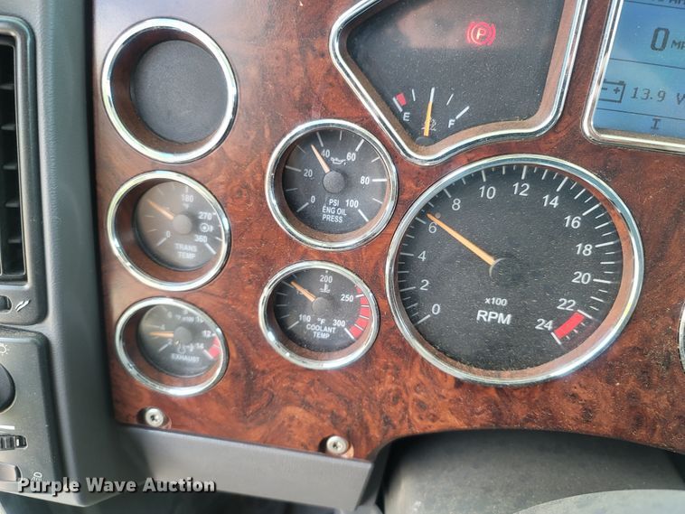 image for item LM9773 2014 Mack CXU613  semi truck