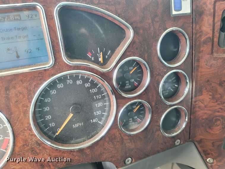 image for item LM9773 2014 Mack CXU613  semi truck