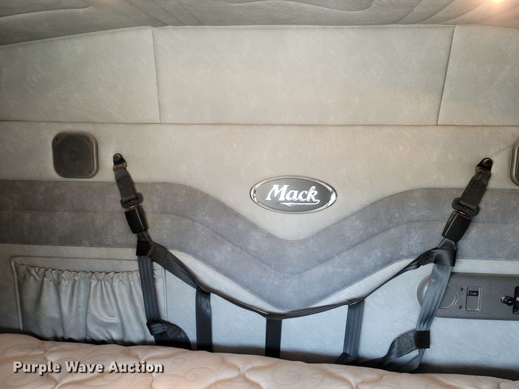 image for item LM9773 2014 Mack CXU613  semi truck