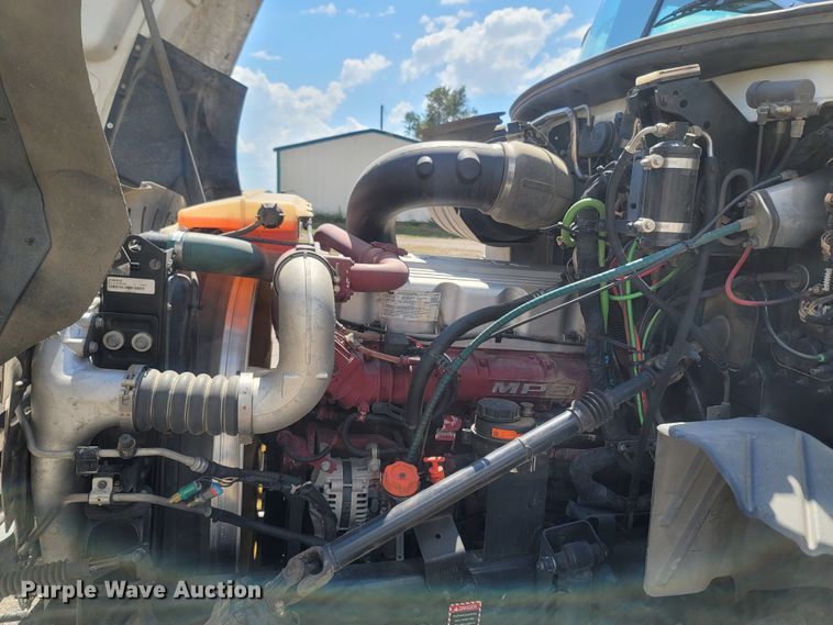 image for item LM9773 2014 Mack CXU613  semi truck