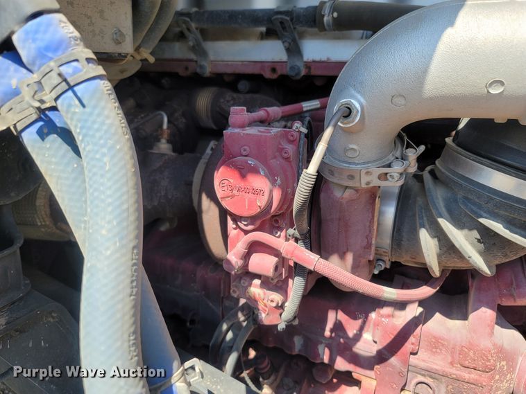 image for item LM9773 2014 Mack CXU613  semi truck