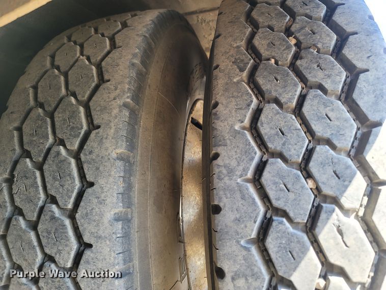 image for item LM9773 2014 Mack CXU613  semi truck