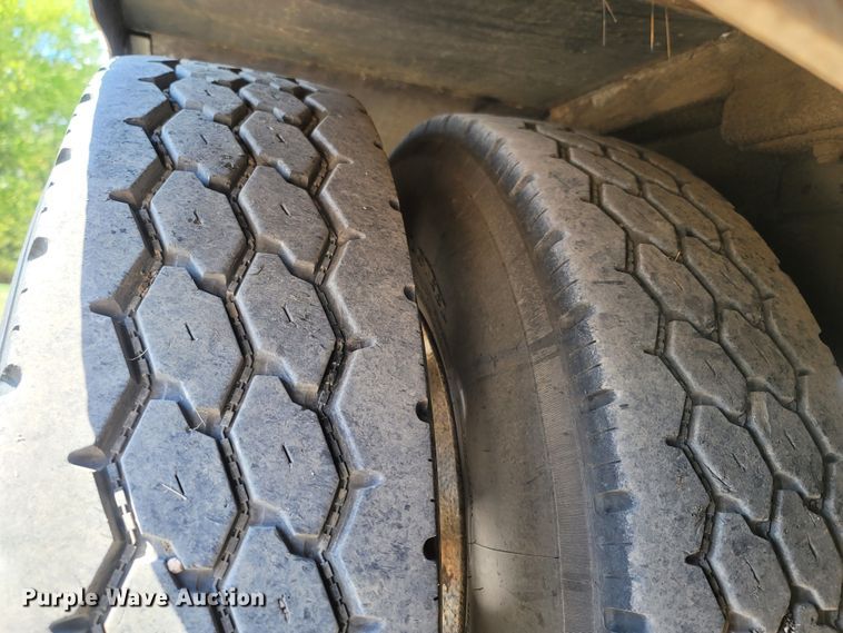 image for item LM9773 2014 Mack CXU613  semi truck