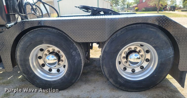 image for item LM9773 2014 Mack CXU613  semi truck