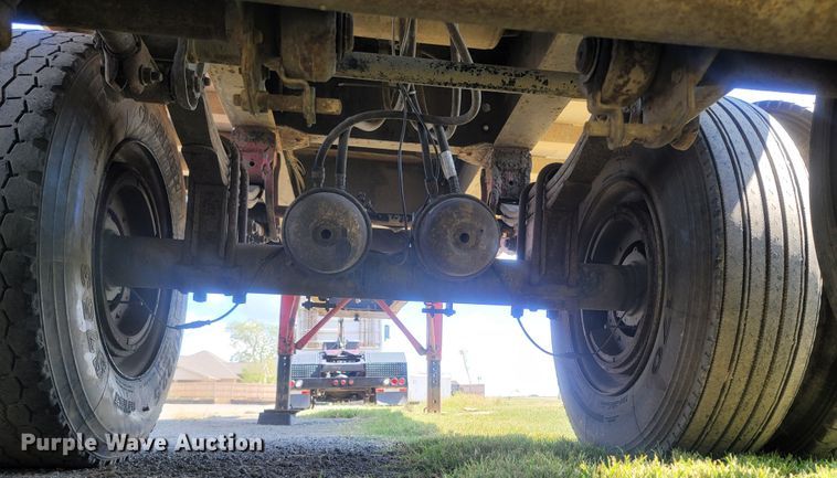 image for item LM9774 2001 RSTR 7418622009648LT  end dump trailer