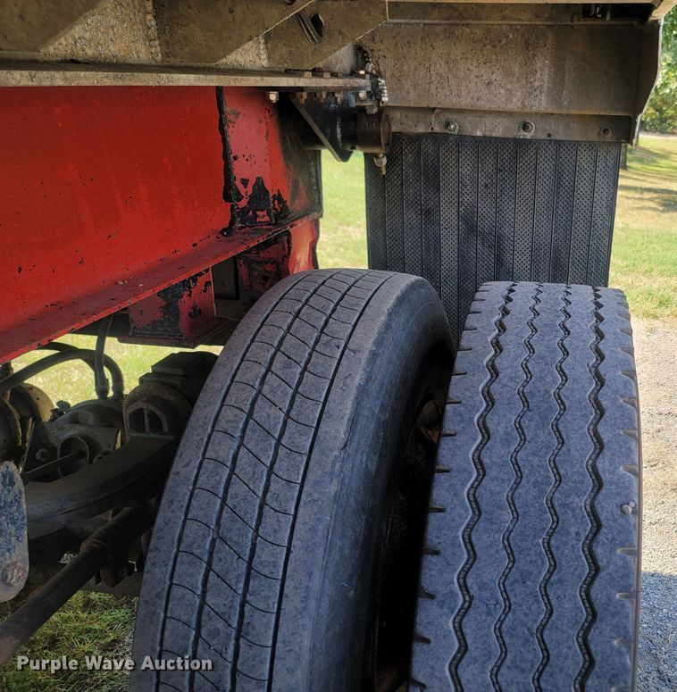 image for item LM9774 2001 RSTR 7418622009648LT  end dump trailer