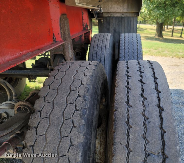 image for item LM9774 2001 RSTR 7418622009648LT  end dump trailer