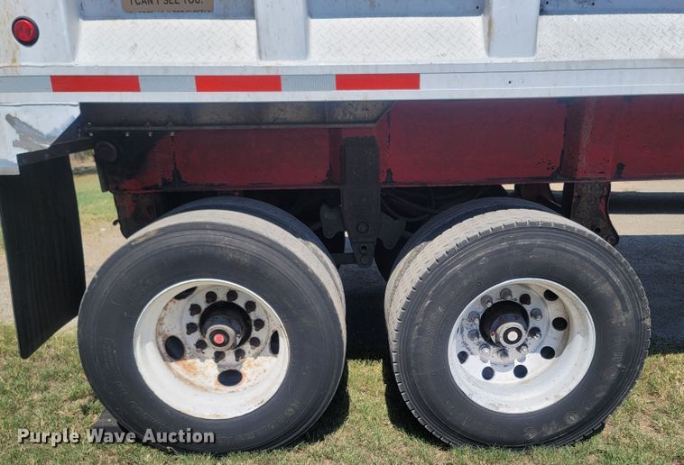 image for item LM9774 2001 RSTR 7418622009648LT  end dump trailer