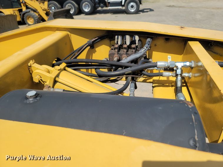 image for item LM9775 1999 Eager Beaver  lowboy equipment trailer