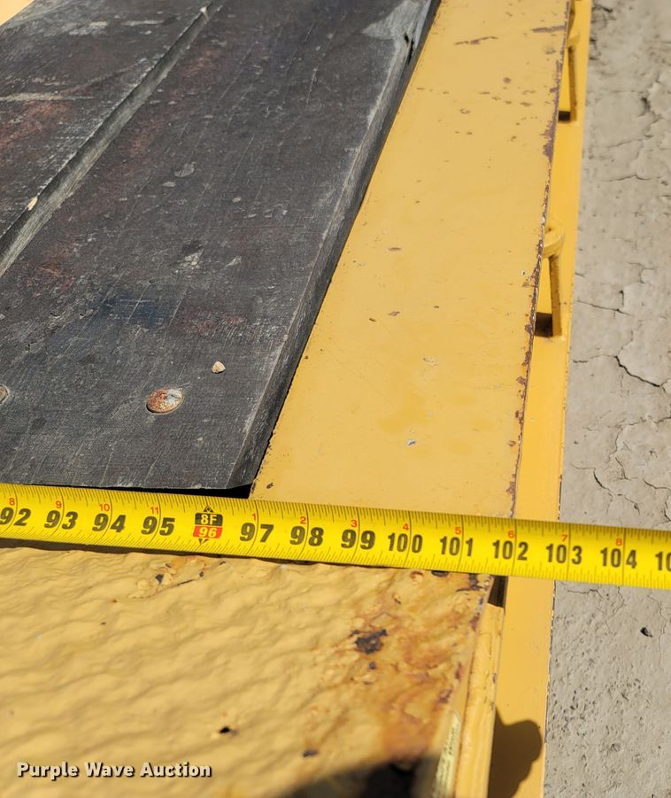 image for item LM9775 1999 Eager Beaver  lowboy equipment trailer