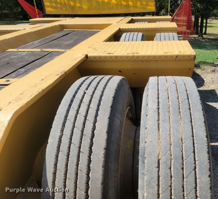 image for item LM9775 1999 Eager Beaver  lowboy equipment trailer