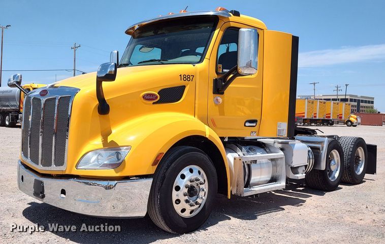 image for item LU9113 2019 Peterbilt 579  semi truck