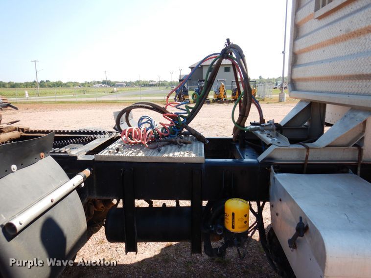 image for item MH9150 2007 Peterbilt 379  semi truck