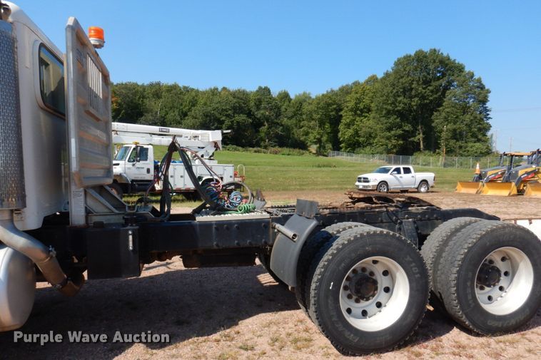 image for item MH9150 2007 Peterbilt 379  semi truck