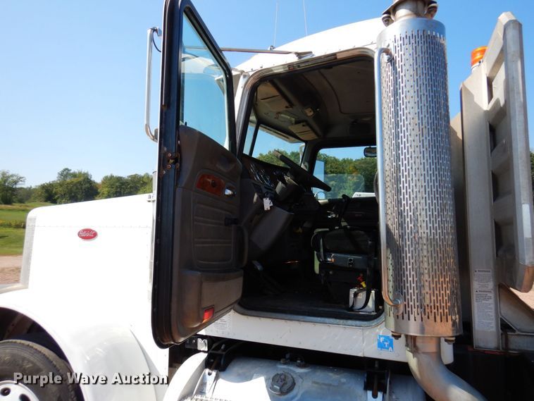 image for item MH9150 2007 Peterbilt 379  semi truck