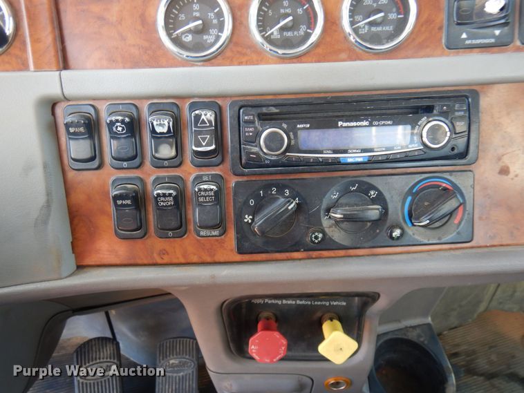 image for item MH9150 2007 Peterbilt 379  semi truck