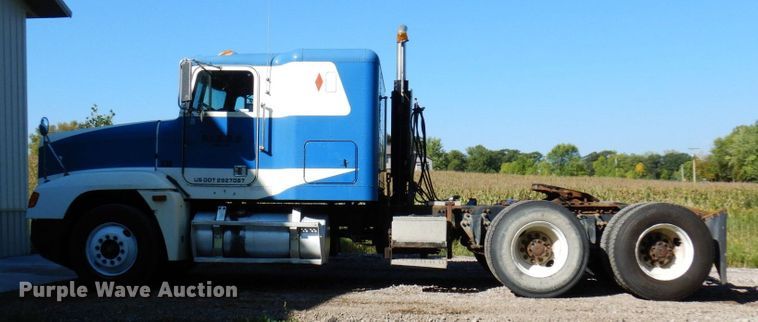 image for item MH9204 1995 Freightliner  semi truck