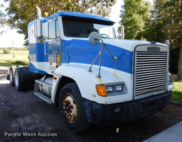 image for item MH9204 1995 Freightliner  semi truck