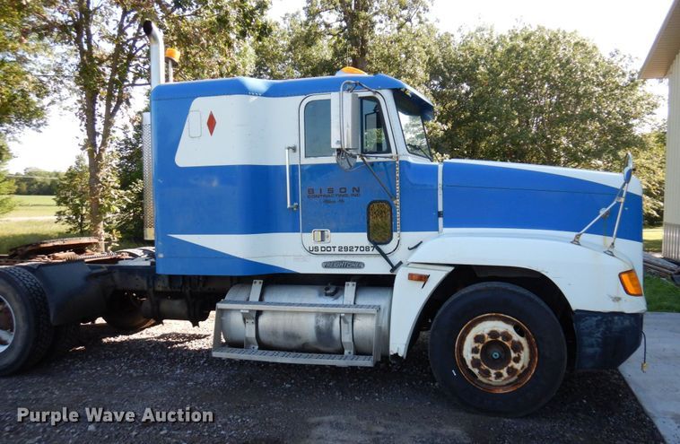 image for item MH9204 1995 Freightliner  semi truck