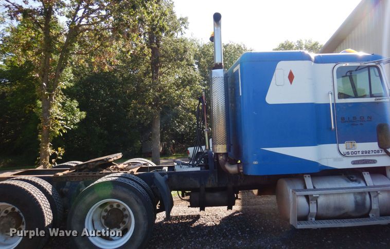 image for item MH9204 1995 Freightliner  semi truck