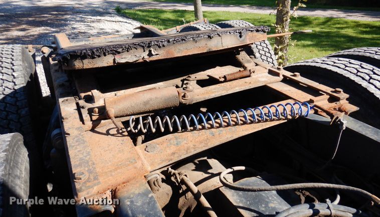 image for item MH9204 1995 Freightliner  semi truck