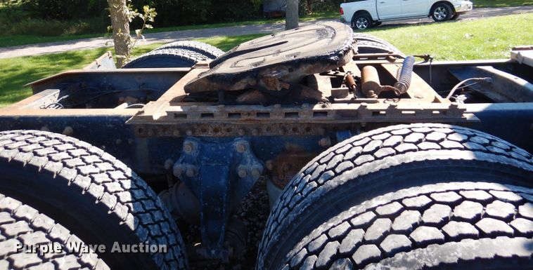 image for item MH9204 1995 Freightliner  semi truck