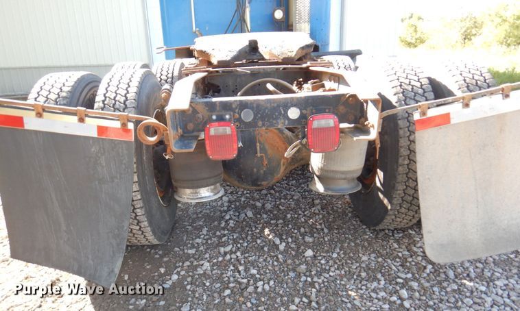 image for item MH9204 1995 Freightliner  semi truck