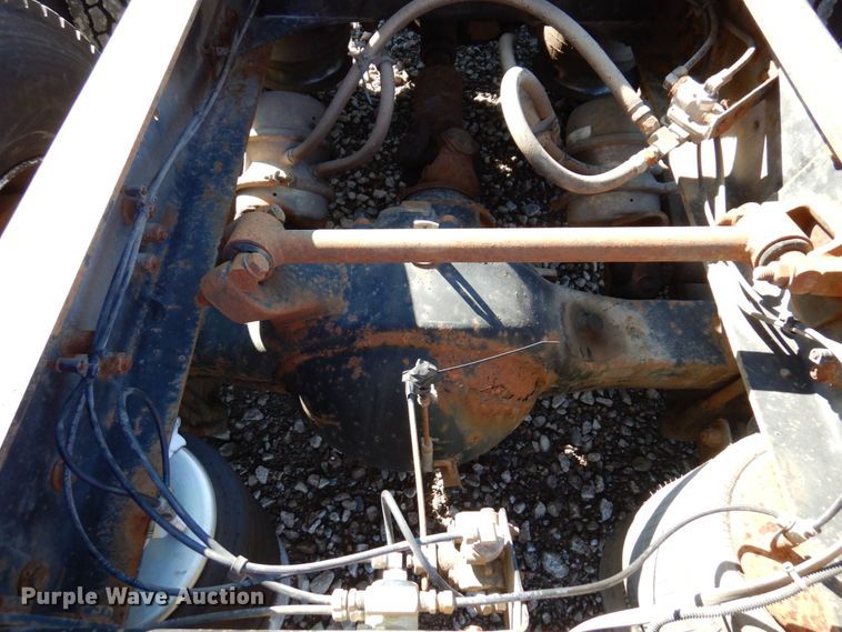 image for item MH9204 1995 Freightliner  semi truck