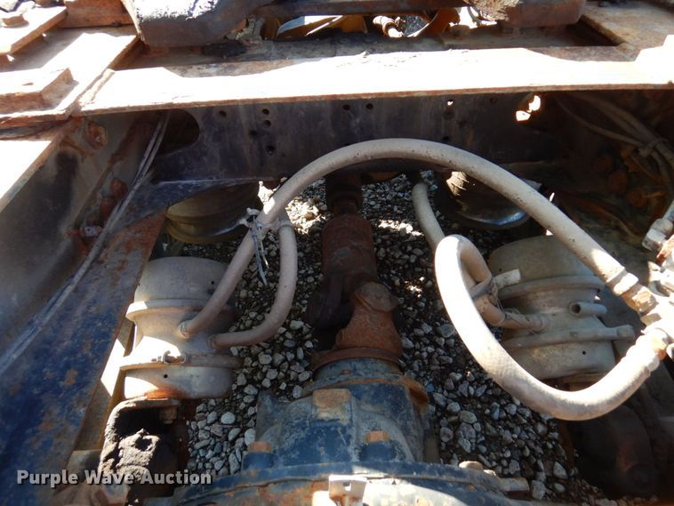 image for item MH9204 1995 Freightliner  semi truck