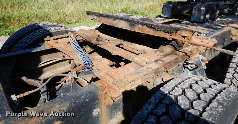 image for item MH9204 1995 Freightliner  semi truck