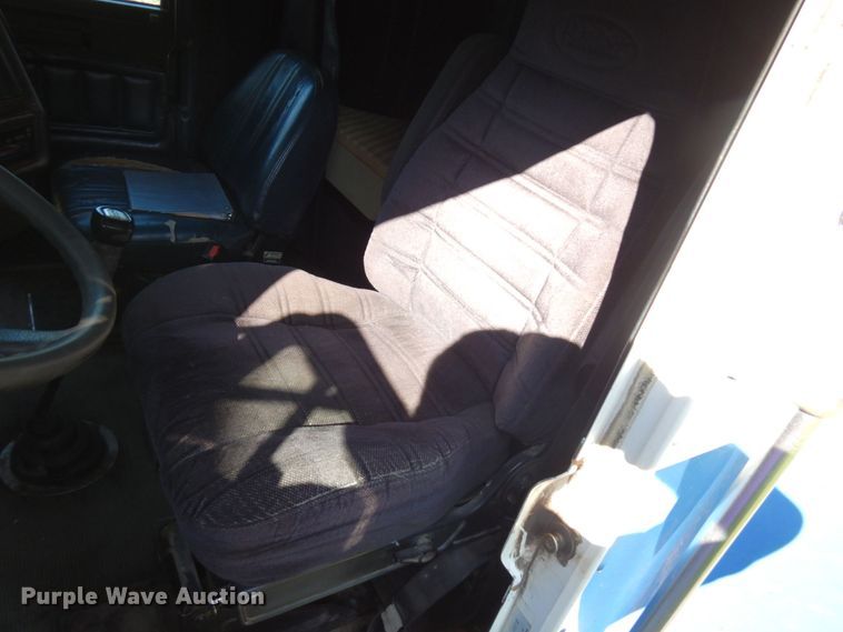 image for item MH9204 1995 Freightliner  semi truck