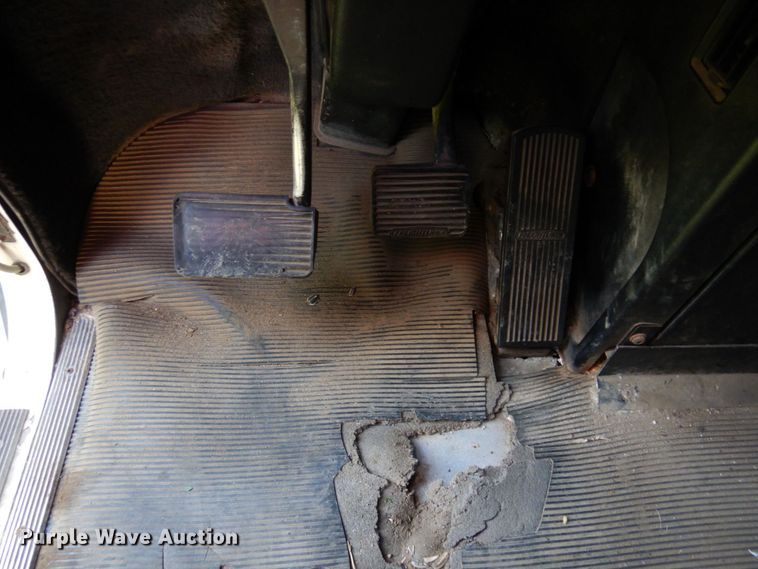 image for item MH9204 1995 Freightliner  semi truck