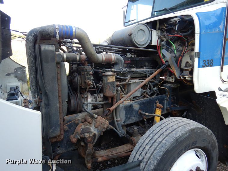 image for item MH9204 1995 Freightliner  semi truck