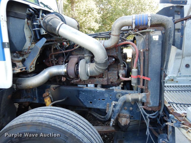 image for item MH9204 1995 Freightliner  semi truck