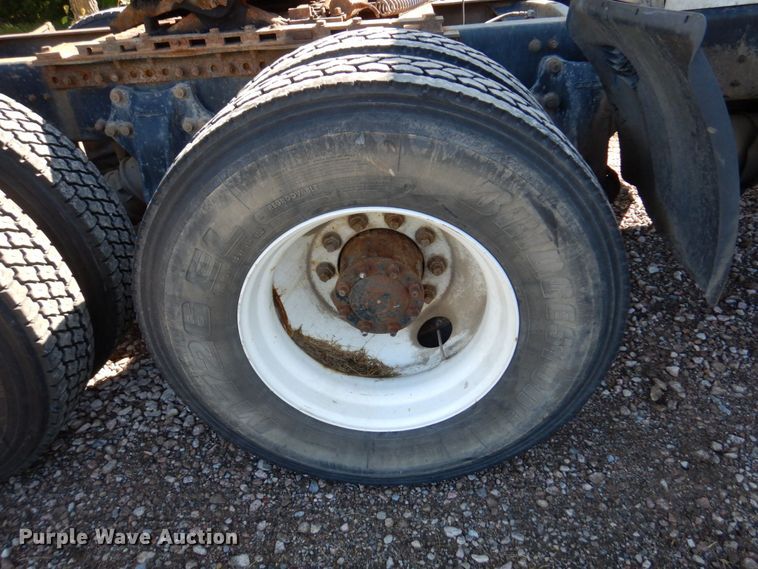 image for item MH9204 1995 Freightliner  semi truck