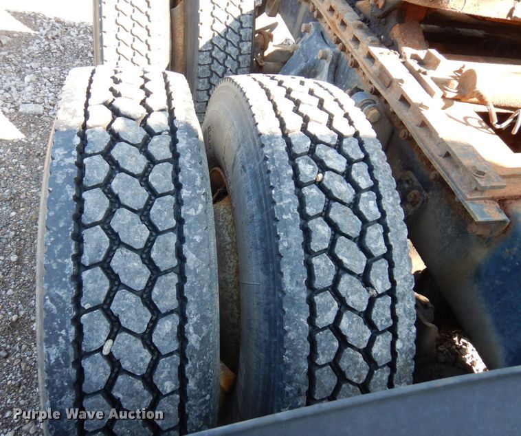 image for item MH9204 1995 Freightliner  semi truck