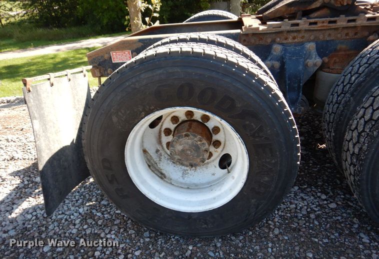 image for item MH9204 1995 Freightliner  semi truck