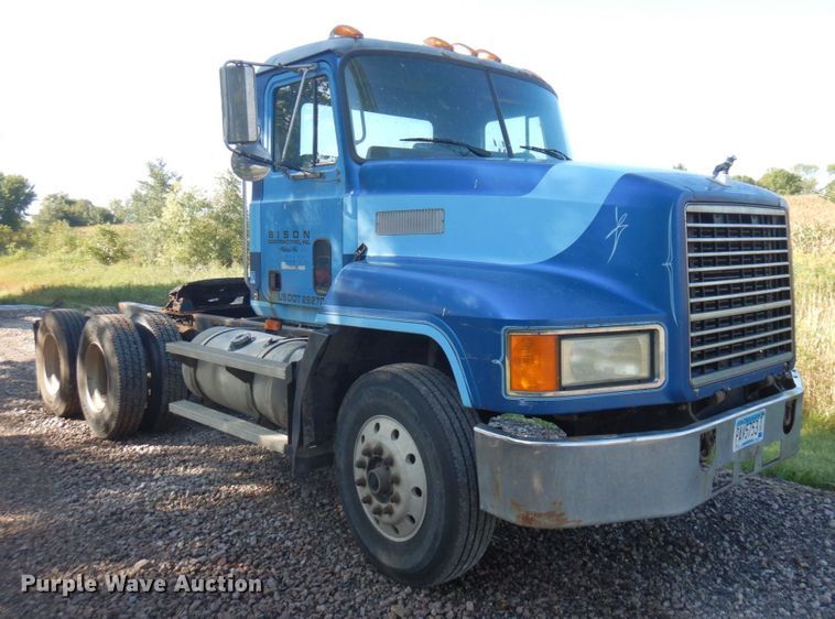 image for item MH9205 1994 Mack CH613  semi truck