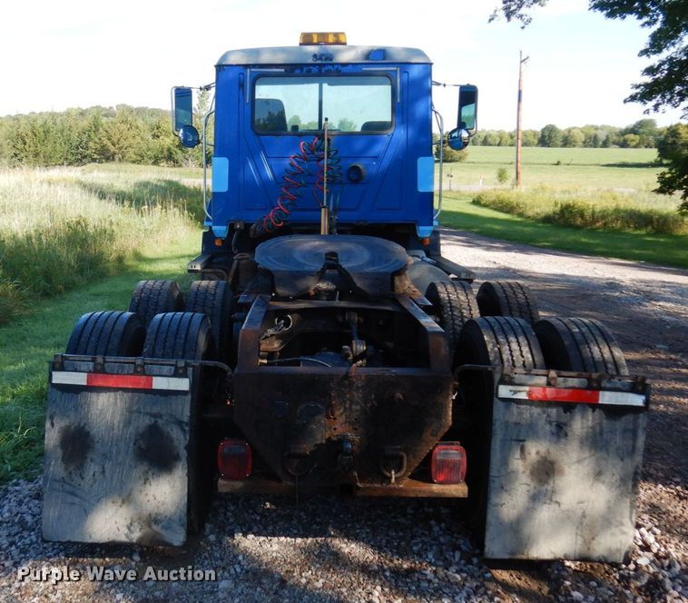 image for item MH9205 1994 Mack CH613  semi truck