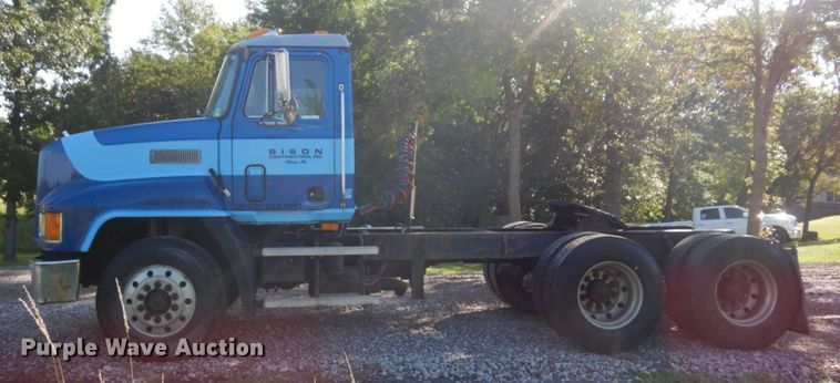 image for item MH9205 1994 Mack CH613  semi truck