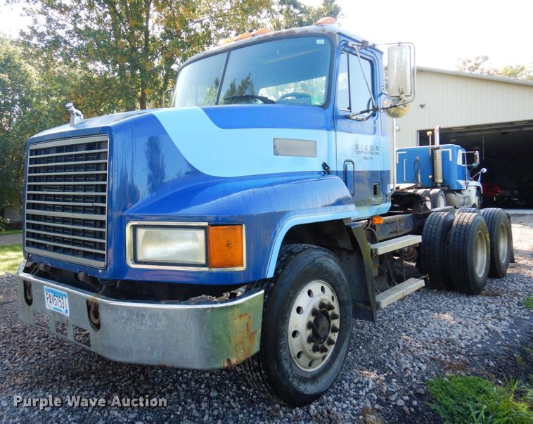 image for item MH9205 1994 Mack CH613  semi truck