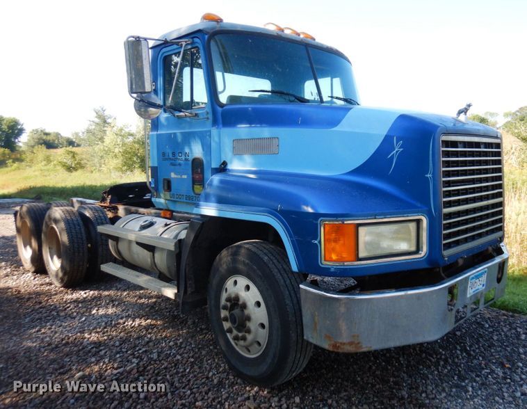 image for item MH9205 1994 Mack CH613  semi truck