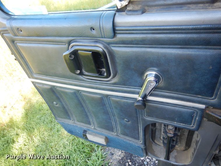 image for item MH9205 1994 Mack CH613  semi truck