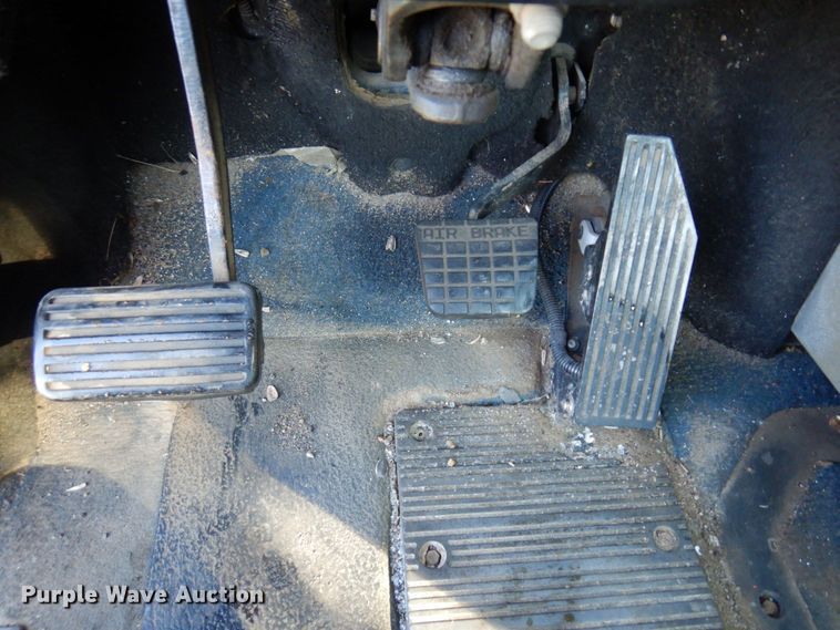 image for item MH9205 1994 Mack CH613  semi truck