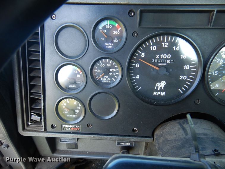 image for item MH9205 1994 Mack CH613  semi truck